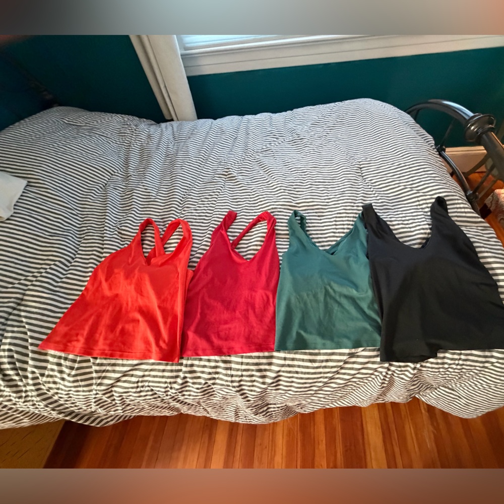 LOT of 4 Zoe Superstretch Tank girlfriend collective XL